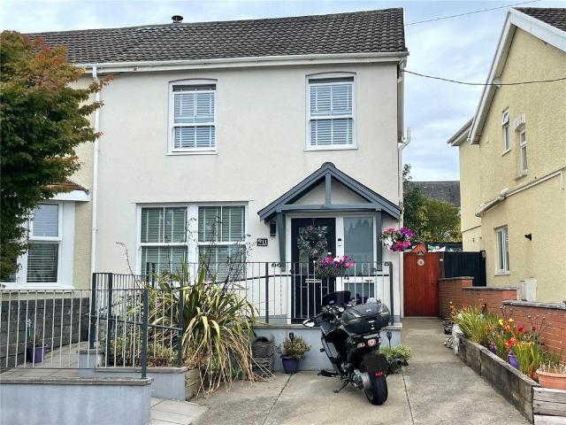 3 bedroom semi detached house for sale