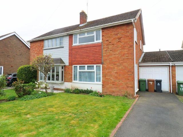 3 bedroom semi detached house for sale