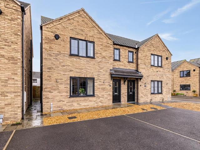 3 bedroom semi detached house for sale
