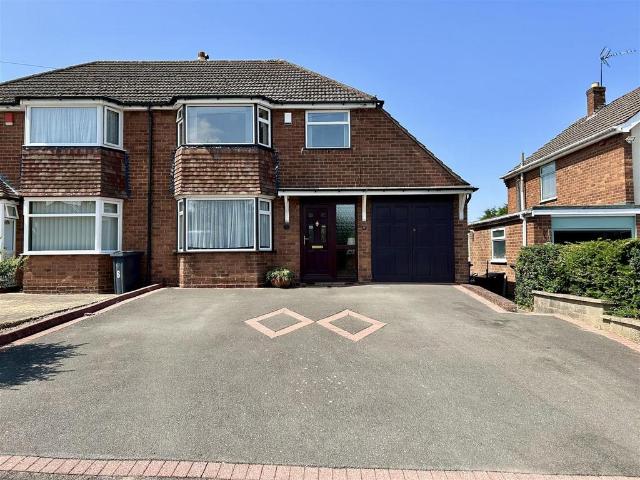 3 bedroom semi detached house for sale
