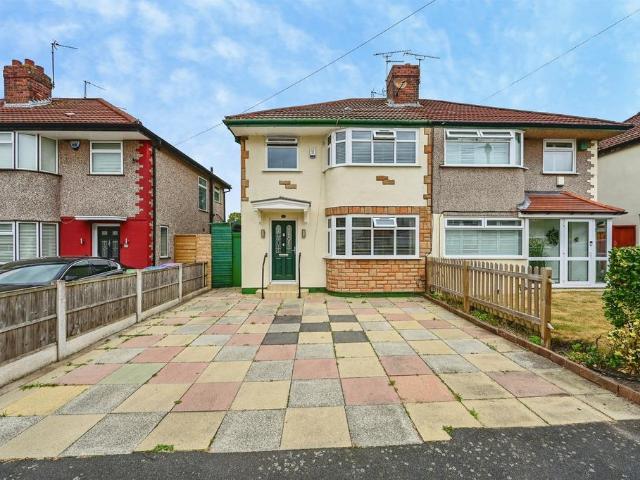 3 bedroom semi detached house for sale