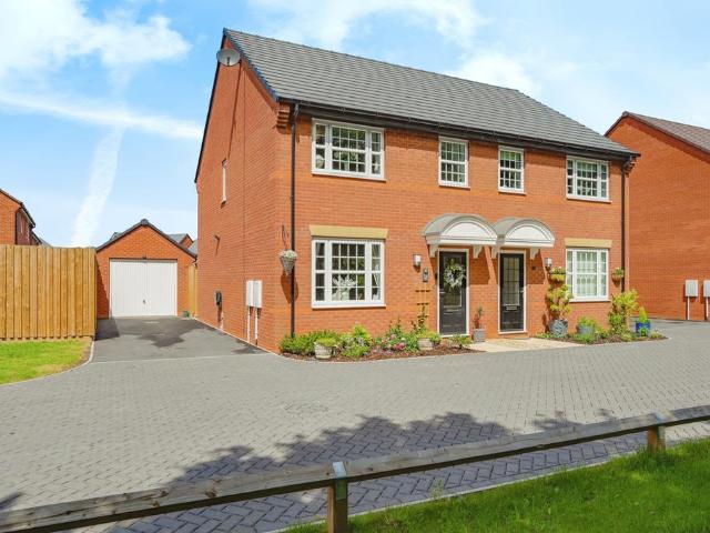 3 bedroom semi detached house for sale