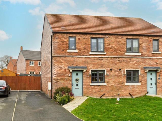 3 bedroom semi detached house for sale