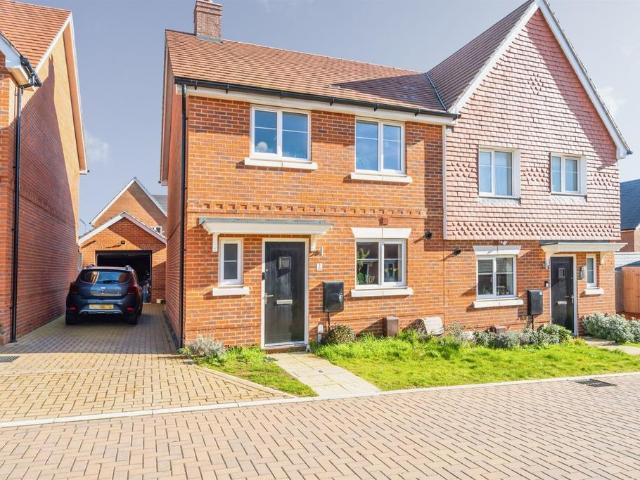 3 bedroom semi detached house for sale