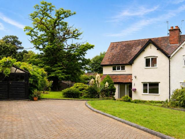 3 bedroom semi detached house for sale