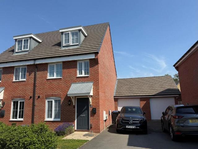3 bedroom semi detached house for sale