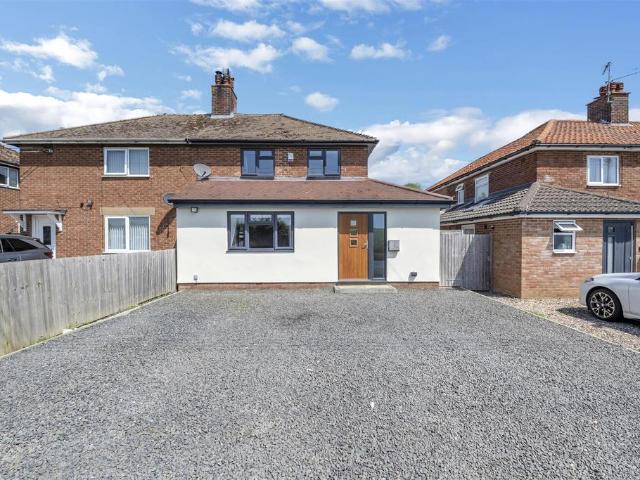3 bedroom semi detached house for sale