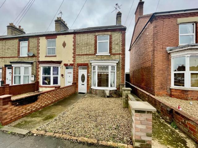 3 bedroom end of terrace house for sale