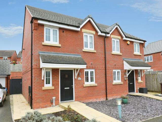 3 bedroom semi detached house for sale