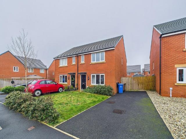 3 bedroom semi detached house for sale