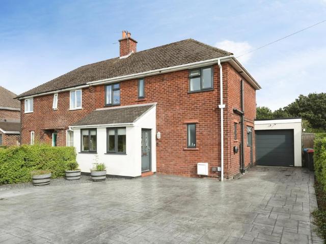 3 bedroom semi detached house for sale