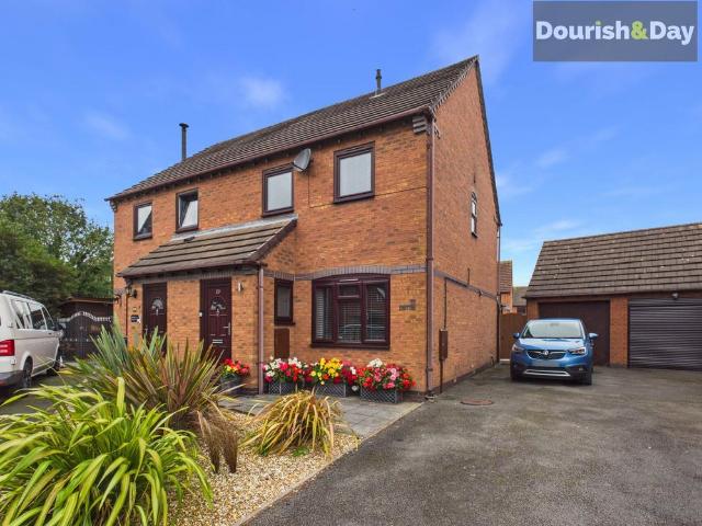 3 bedroom semi detached house for sale