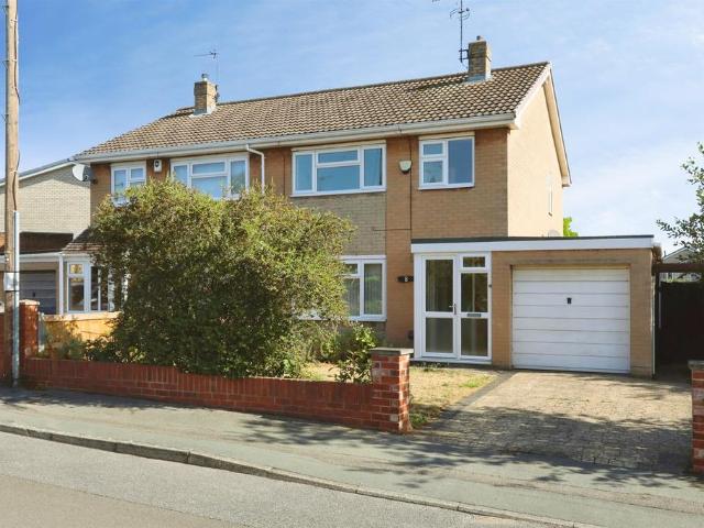 3 bedroom semi detached house for sale
