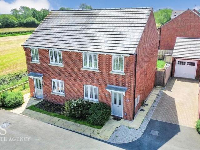 3 bedroom semi detached house for sale