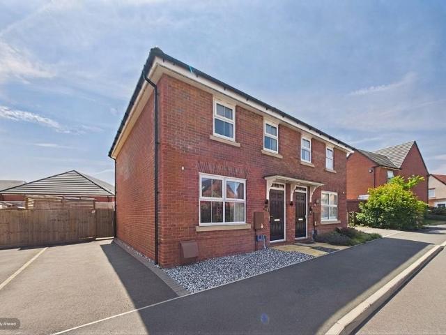 3 bedroom semi detached house for sale