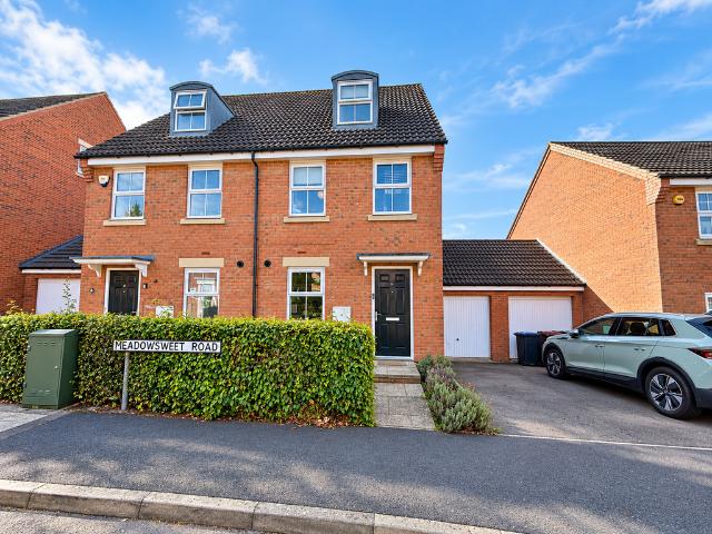 3 bedroom semi detached house for sale