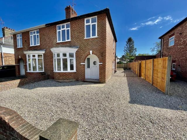 3 bedroom semi detached house for sale
