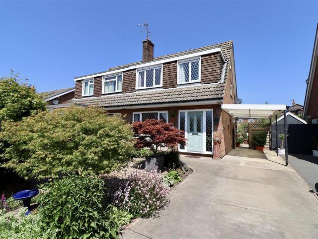 3 bedroom semi detached house for sale