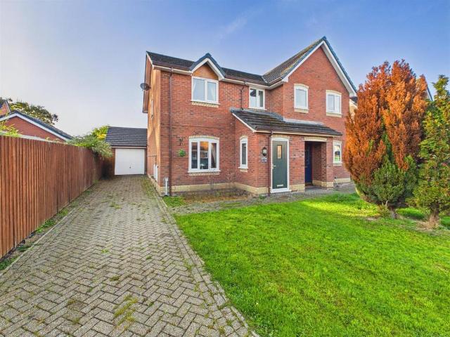 3 bedroom semi detached house for sale