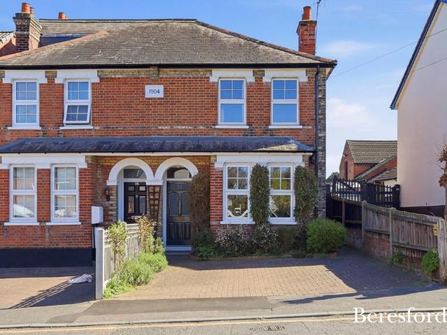 3 bedroom semi detached house for sale