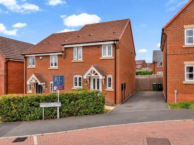 3 bedroom semi detached house for sale