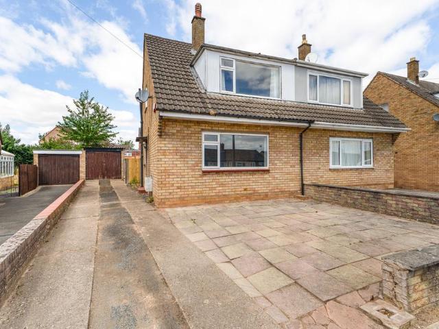 3 bedroom semi detached house for sale