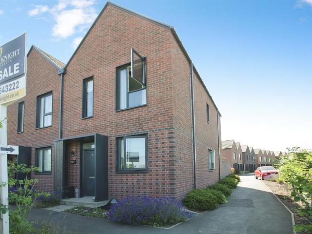 3 bedroom semi detached house for sale