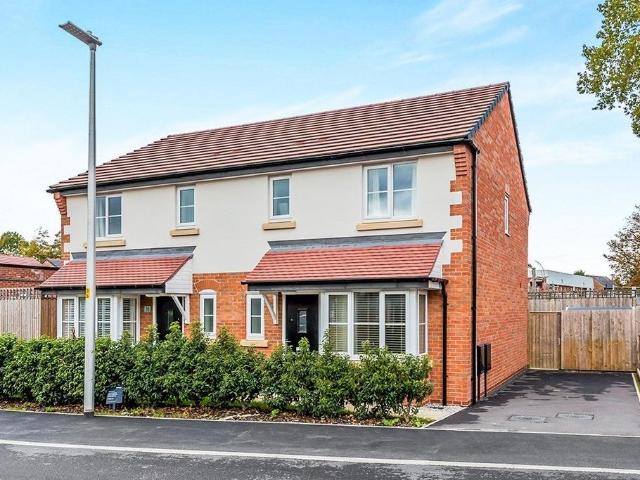 3 bedroom semi detached house for sale