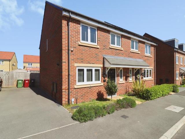 3 bedroom semi detached house for sale