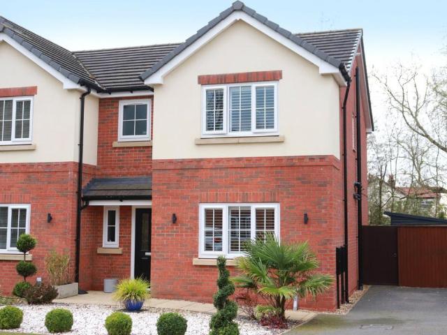 3 bedroom semi detached house for sale
