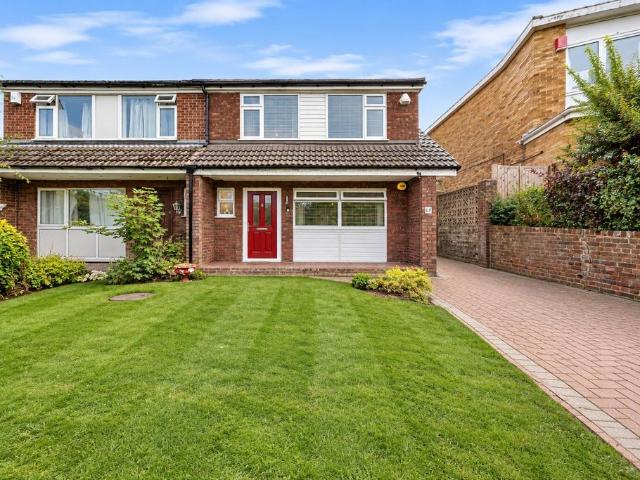 3 bedroom semi detached house for sale