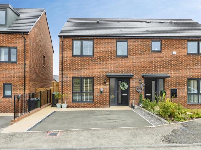 3 bedroom semi detached house for sale