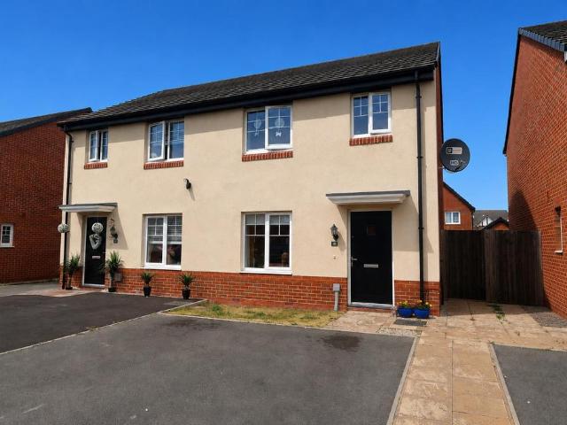 3 bedroom semi detached house for sale