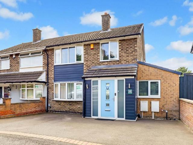 3 bedroom semi detached house for sale