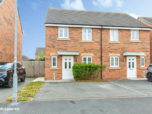 3 bedroom semi detached house for sale
