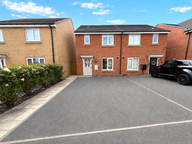 3 bedroom semi detached house for sale