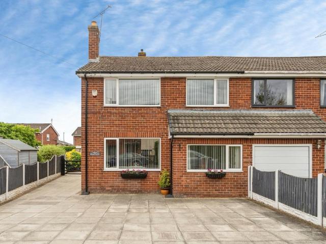 3 bedroom semi detached house for sale