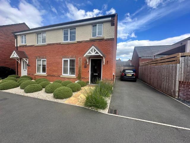 3 bedroom semi detached house for sale