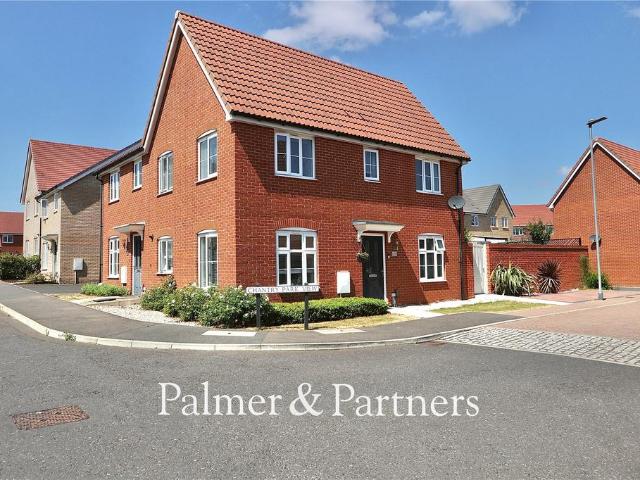 3 bedroom semi detached house for sale