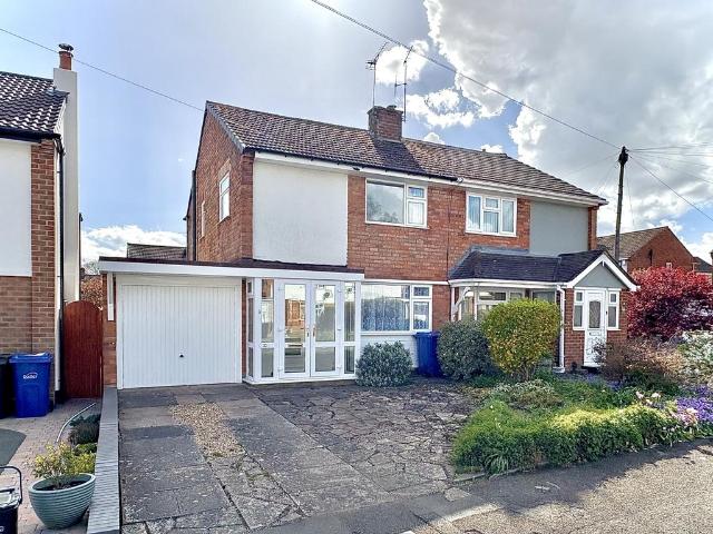 3 bedroom semi detached house for sale