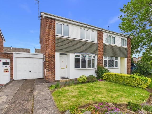 3 bedroom semi detached house for sale
