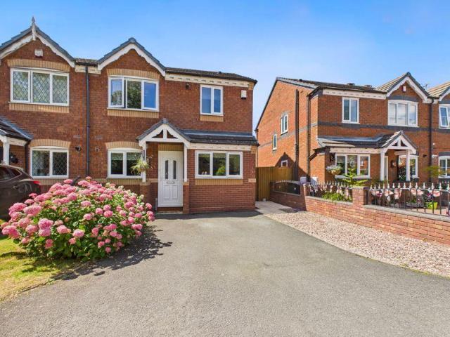 3 bedroom semi detached house for sale