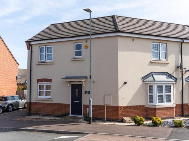 3 bedroom semi detached house for sale