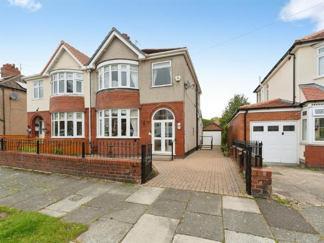3 bedroom semi detached house for sale