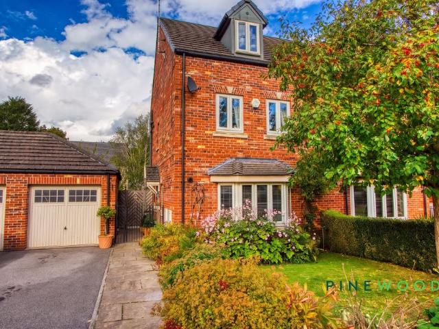 3 bedroom semi detached house for sale