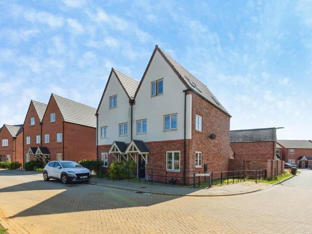 3 bedroom semi detached house for sale