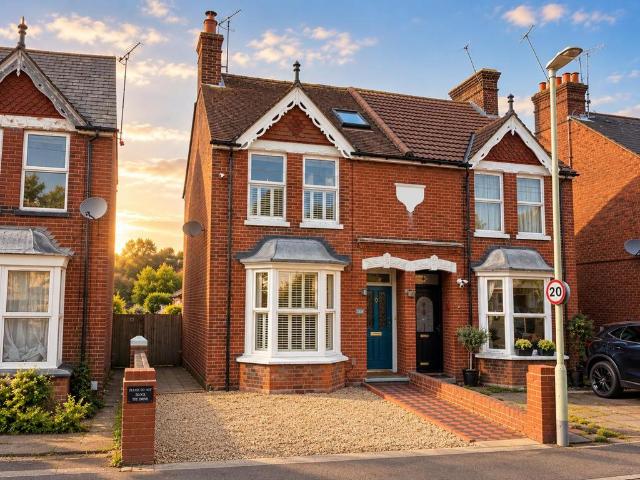 3 bedroom semi detached house for sale
