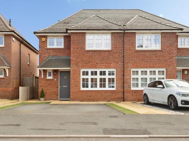 3 bedroom semi detached house for sale