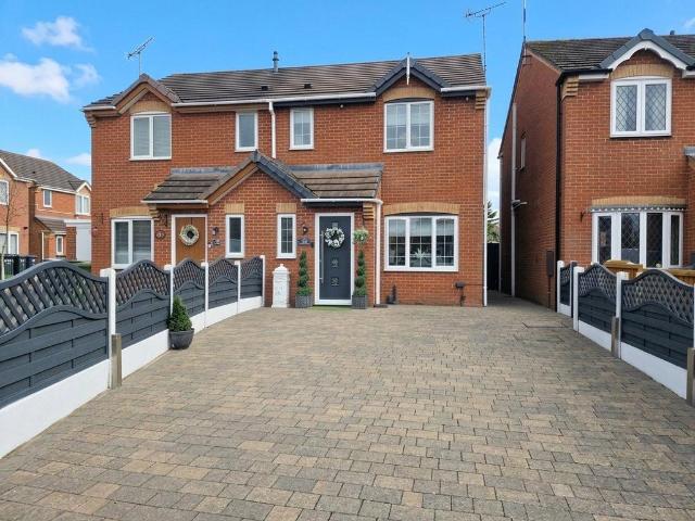 3 bedroom semi detached house for sale