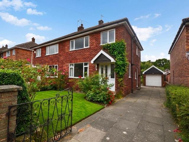 3 bedroom semi detached house for sale